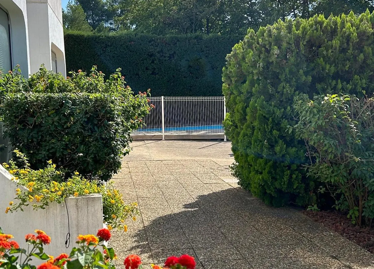 Kyriad Martigues Sud Hotel