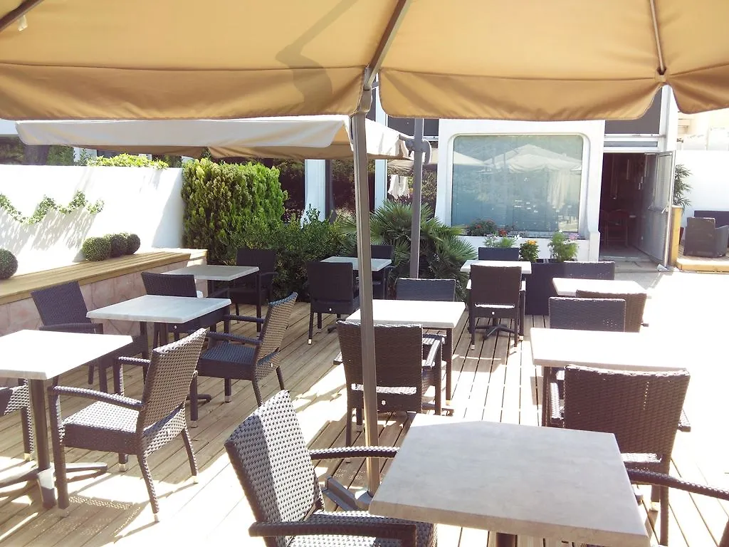 Kyriad Martigues Sud Hotel