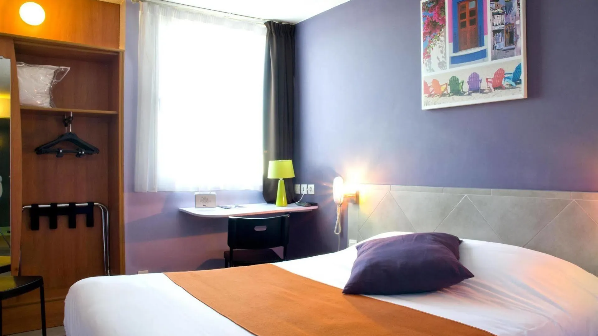 *** Hotel Kyriad Martigues Sud Francia