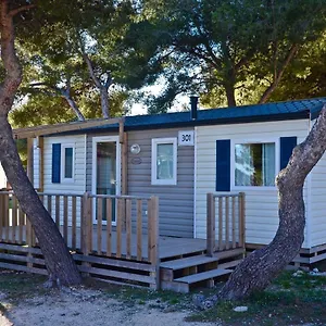  Camping Martigues, De L'arquet ****